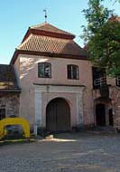 Slokenbeka manor southern gate tower from the inside