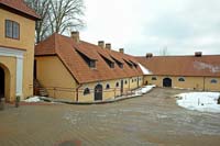 Slokenbeka manor, barn at the northern gate