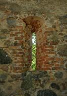 Slokenbeka castle, porthole from inside